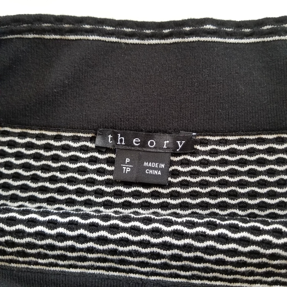 Theory Nilmee Textured Skirt - Picture 3 of 7